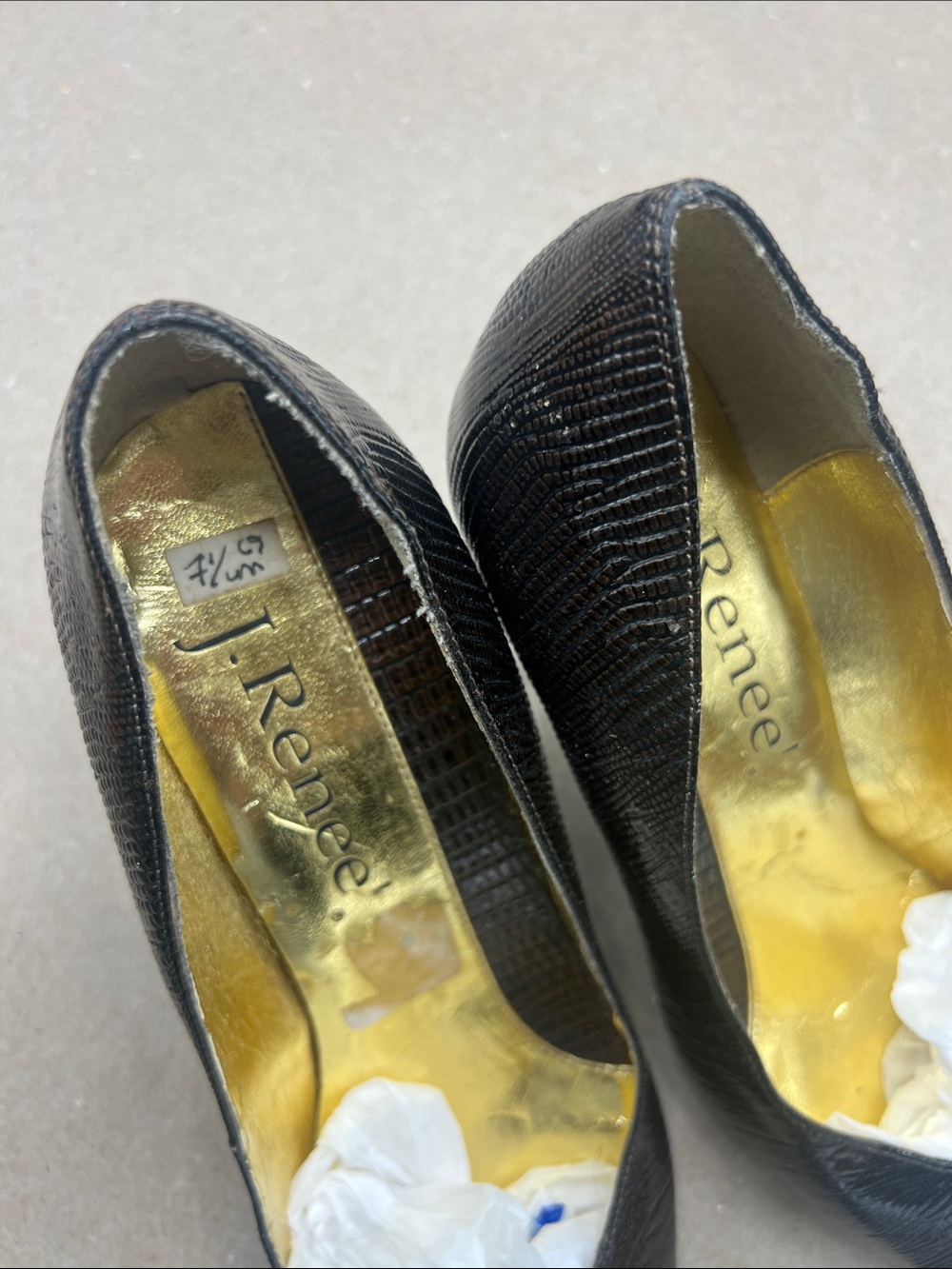 J.Renee Brown Pointed-Toe Pumps with Gold Cap Accent size 7/2 - Picture 11 of 12